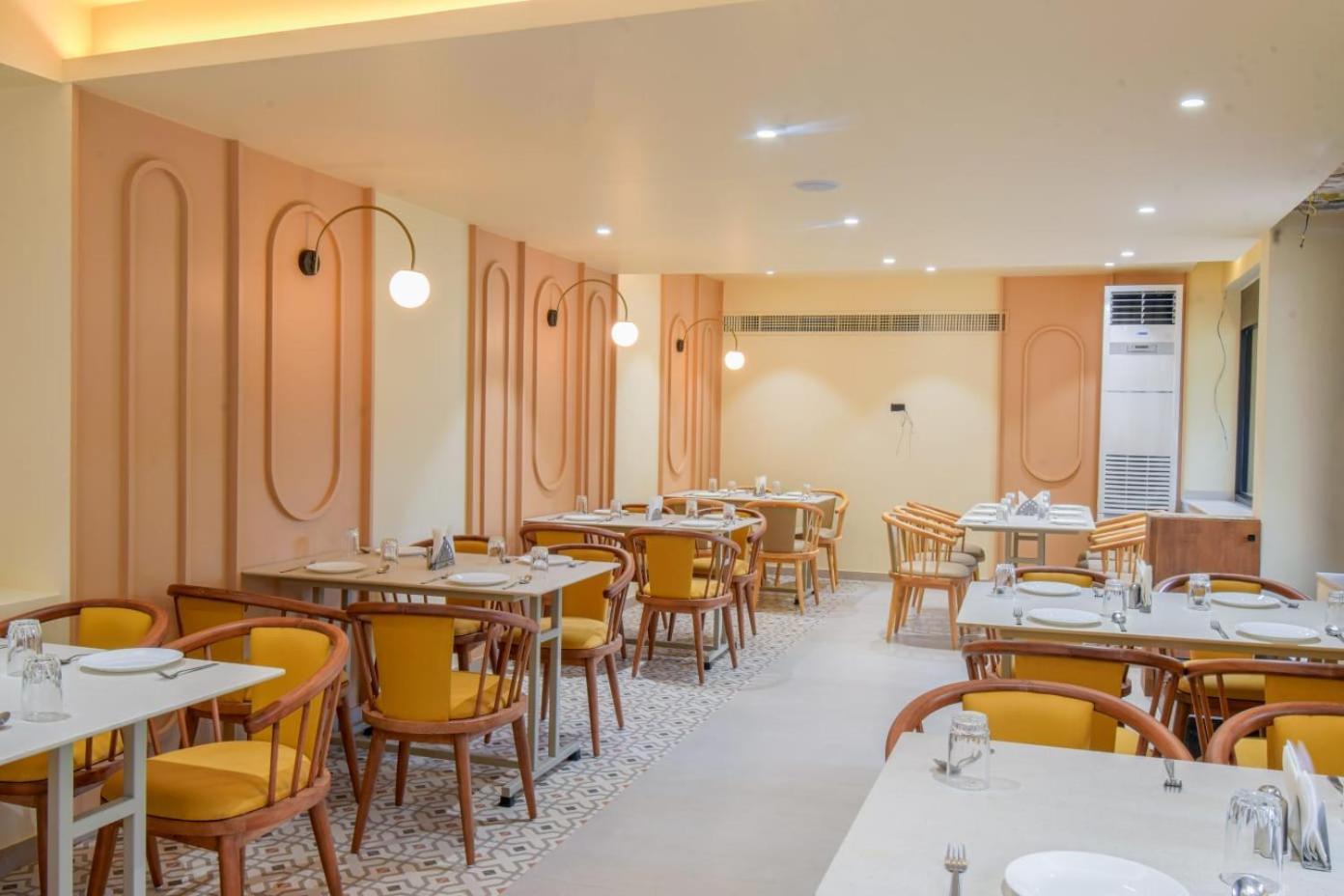Hotel Vrishali Executive Kolhapur Ngoại thất bức ảnh