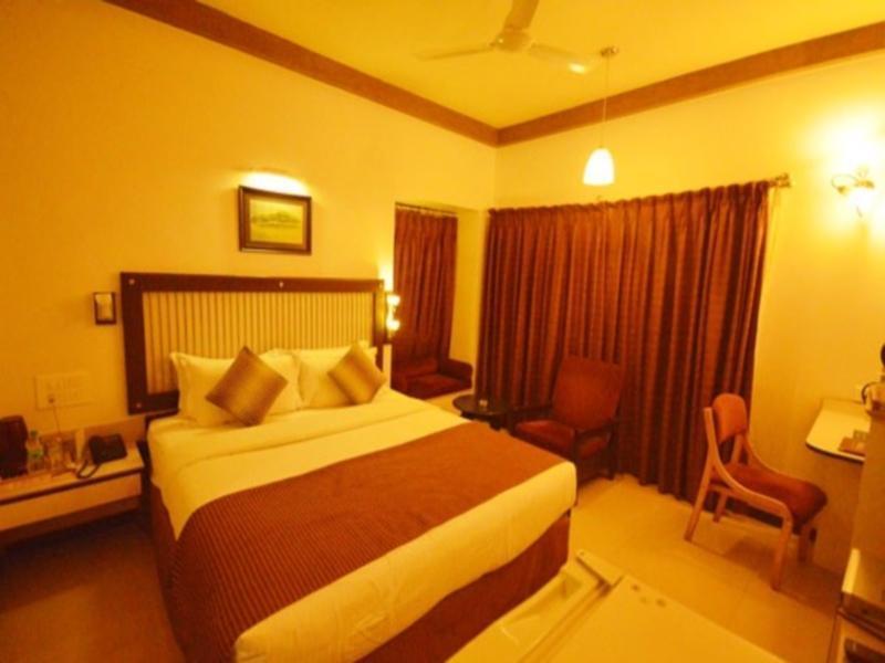 Hotel Vrishali Executive Kolhapur Ngoại thất bức ảnh